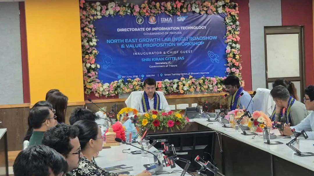 Kiran Gitte, IAS, Secretary, IT is addressing the North East Growth Lab Roadshow